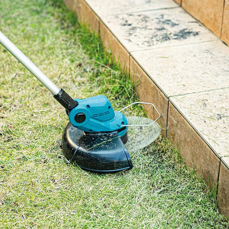 DLXRT01 MKT 2 attrezzi da giardino - 18V LXT (DUR368AZ + DUR193Z + 3 x 5Ah + DC18RC)